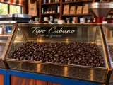 Mostrador de Tipo cubano en Café Wadi